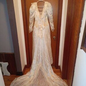1980s Custom BRIDAL GOWN Wedding Dress MED Ivory Satin w Beaded Lace Applique